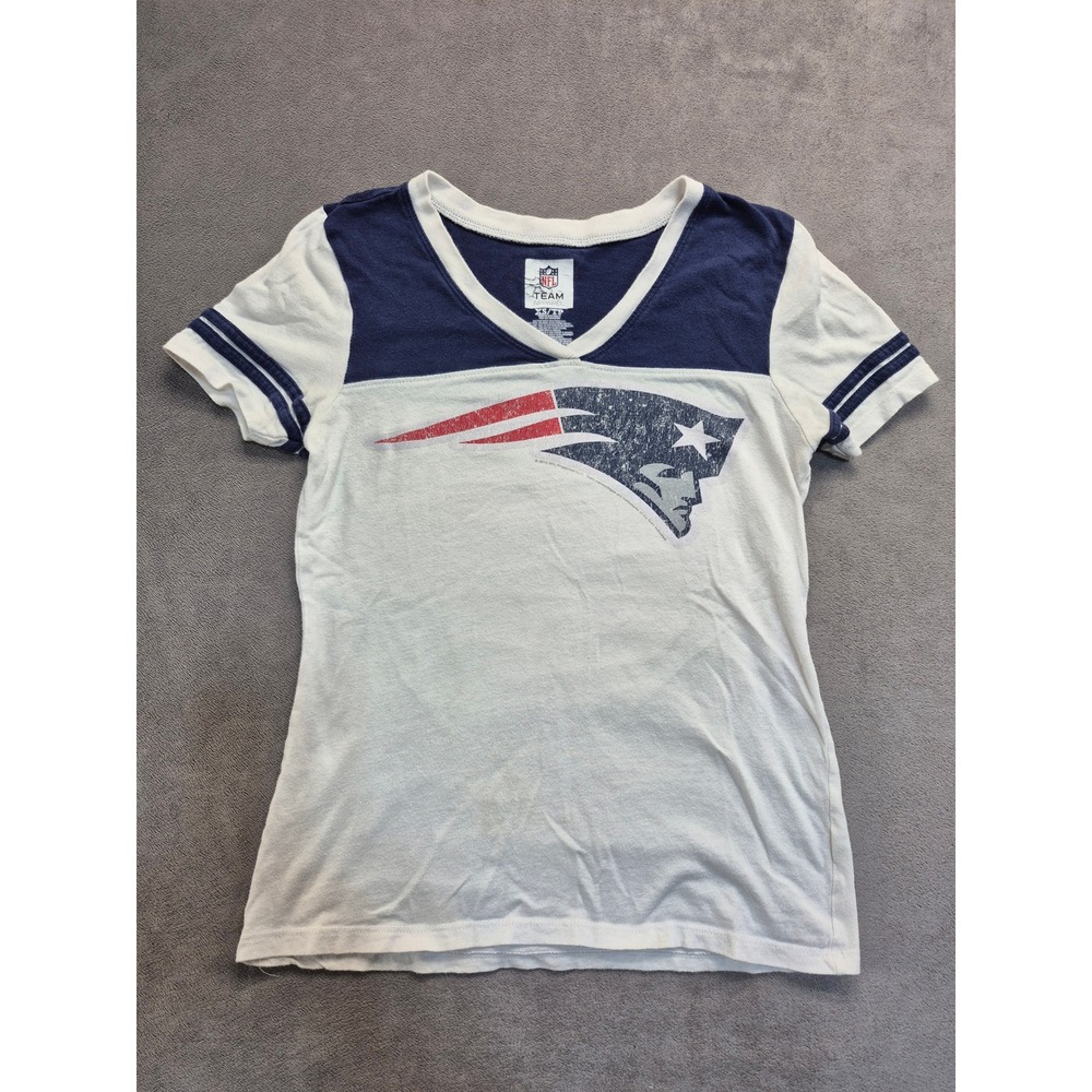 NFL Team Apparel New England Patriots Womens XS V-Neck T-Shirt White Navy Blue